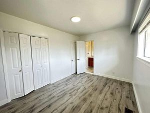 Bedroom - 2418 Warrenton Ave Coquitlam - Hardwood Floors Large Closet