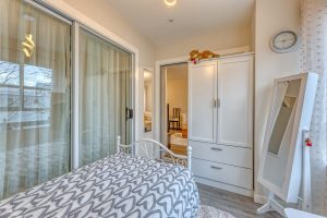 North Vancouver condo for sale Lower Lonsdale hallway entryway