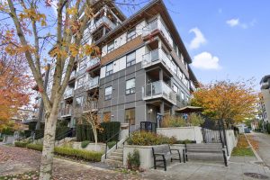 Dining Area – 108 717 Breslay, Coquitlam