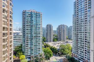 Parham-Baghaie-Downtown-Vancouver-1 (1)