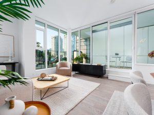 North Vancouver Townhouse for Sale Lynnmour – WINFORD Bright Living Room Floor-to-Ceiling Windows