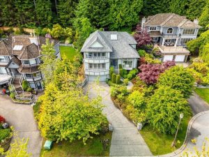 Outdoor patio of 3965 Braemar Place, Upper Lonsdale North Vancouver home listed by Parham Baghaie, Cheng Parham Realty Group.